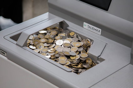 Polacy wymienili 20 mln monet w automatach. Sprawdziliśmy jak to działa