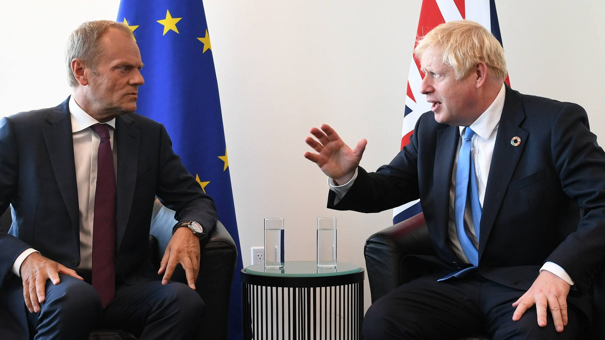 Brytyjski premier Boris Johnson potwierdził w liście do przewodniczącego Rady Europejskiej Donalda Tuska, że zgadza się na opóźnienie brexitu, ale podkreślił, że nie będzie dalszego jego opóźniania poza 31 stycznia 2020 r.