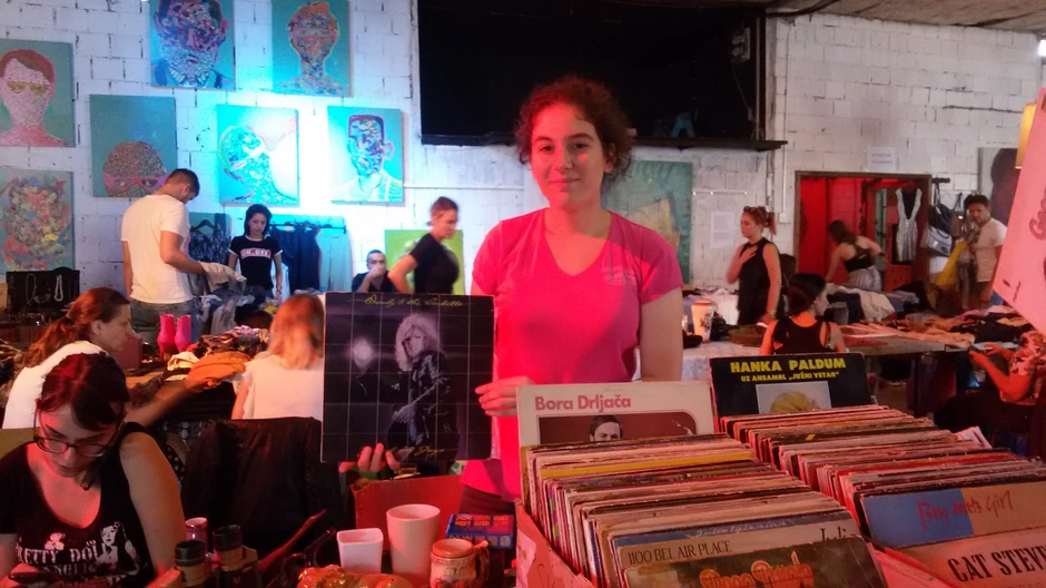 Milena prodaje ploče kojih u njenoj porodici ima više od 2.000