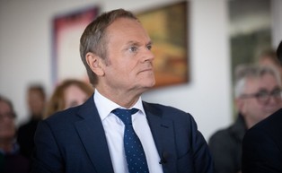Tusk: Nie sprzedaliśmy Rosjanom ani centymetra firm energetycznych