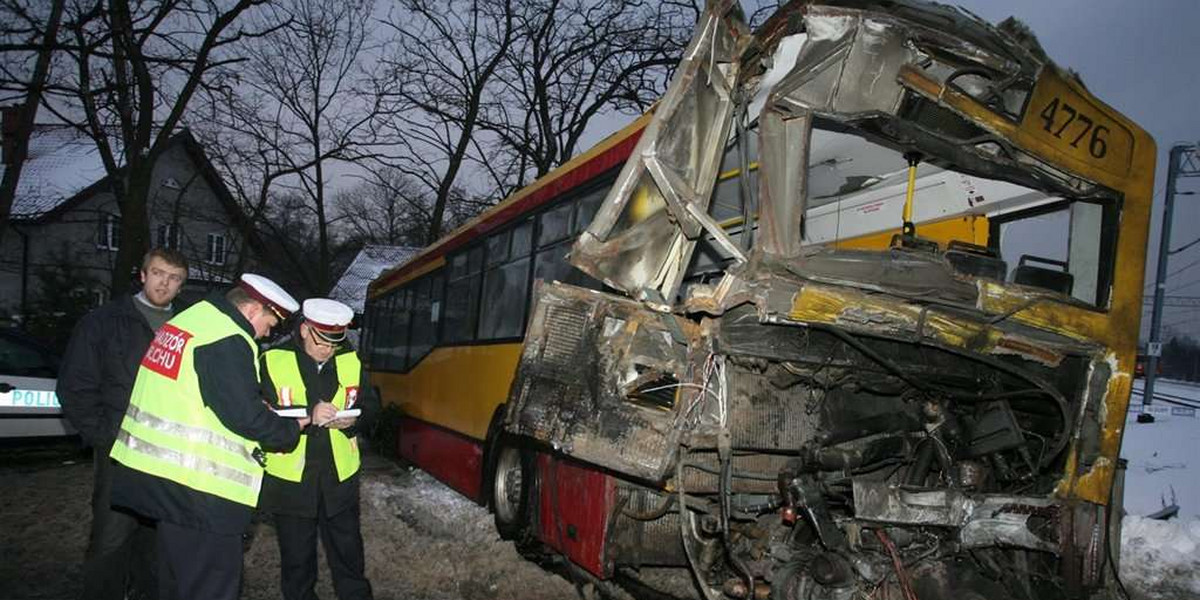 Po zderzeniu kierowca bał się spojrzeć na pasażerów