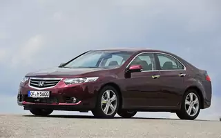 Używana Honda Accord - nieźle wygląda i bardzo wolno się starzeje! 