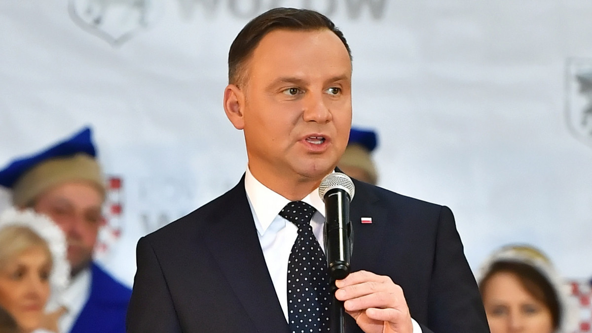 Sondaż CBOS. Jak Polacy oceniają prezydenta Andrzeja Dudę?