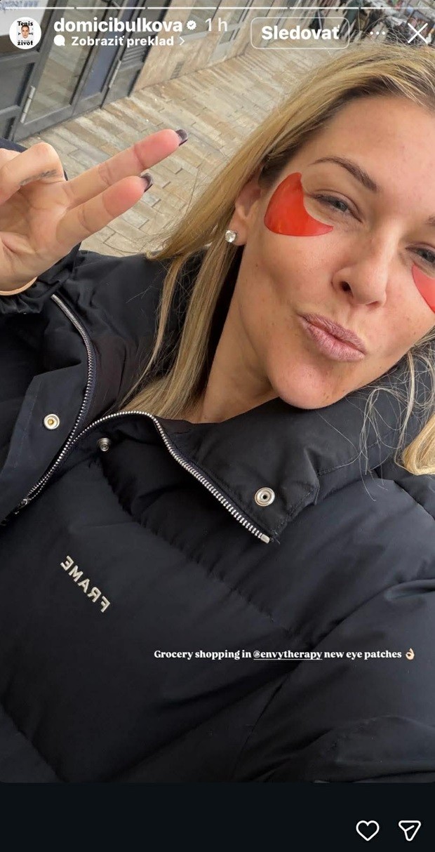 Dominika Cibulková bola na nákupe potravín aj s vankúšikmi pod očami.