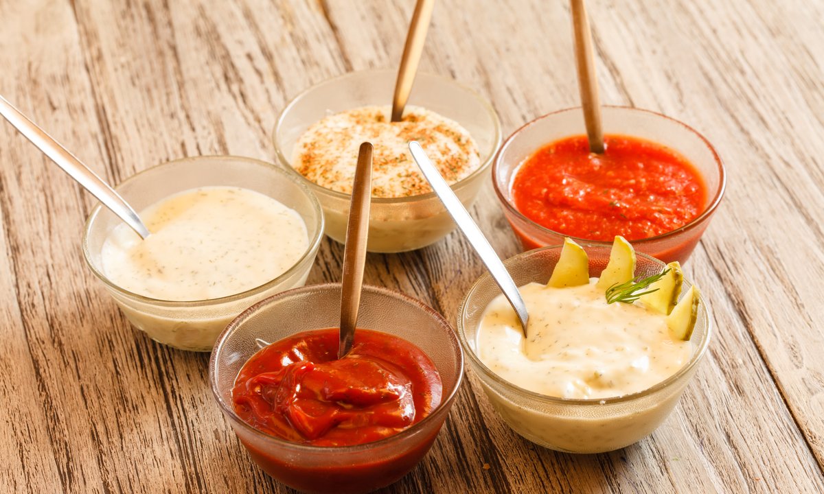 Co jest zdrowsze? Ketchup czy musztarda? Ten produkt wygrywa