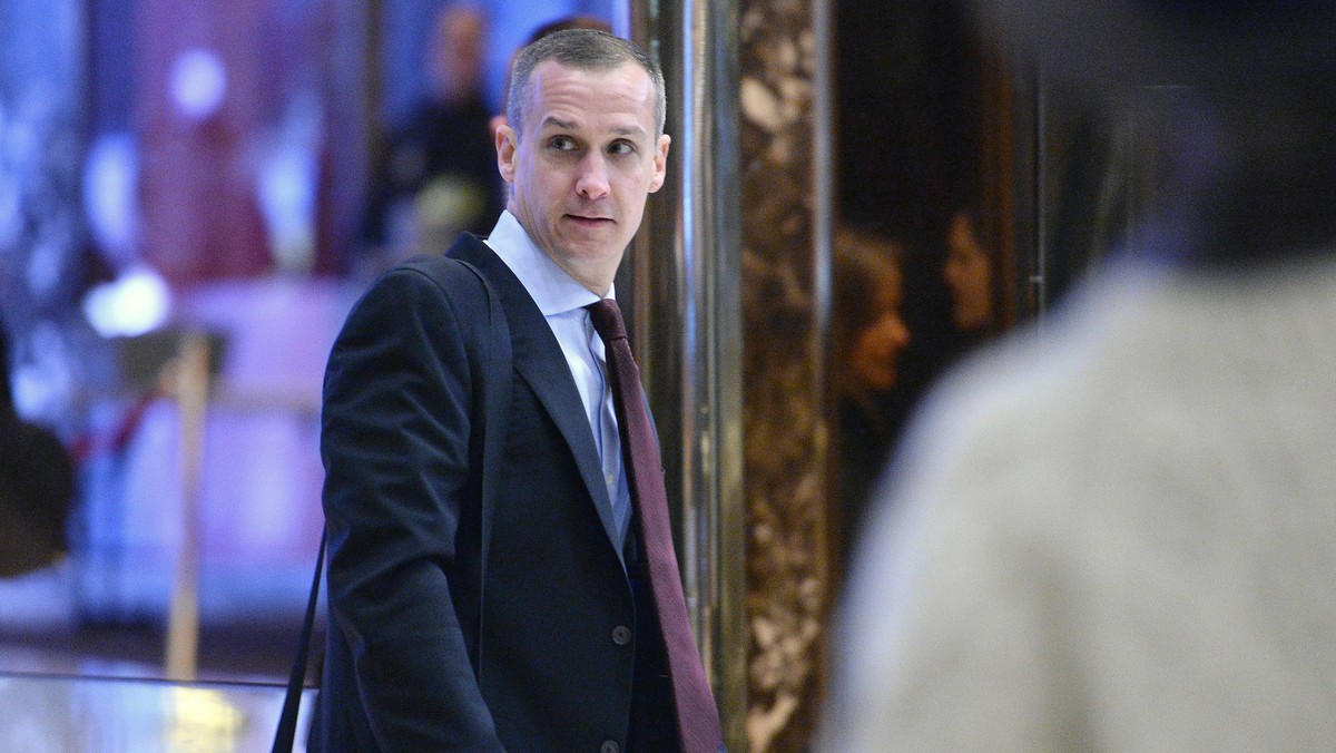 Corey Lewandowski - nieformalny doradca prezydenta Donalda Trumpa i zwolniony szef jego kampanii - zdołał po cichu zawrzeć bardzo lukratywną umowę pomiędzy jednym z największych producentów broni w Polsce i ważnym zespołem lobbingowym z Waszyngtonu - informuje "The Daily Beast".