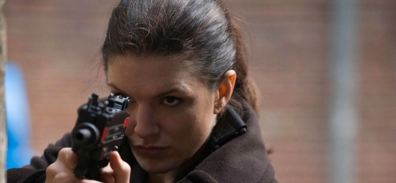 "Ścigana" Gina Carano sama przeciw wszystkim