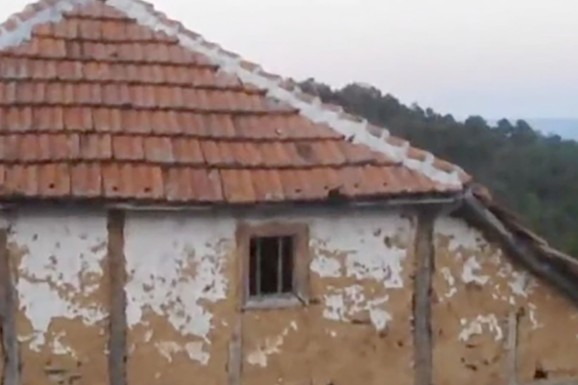 NAŠ VODITELJ ŽIVEO U TROŠNOJ KUĆI NA SELU Jedva krpio kraj sa krajem, a danas ima stan od 150.000 evra: "Bilo je teških dana"