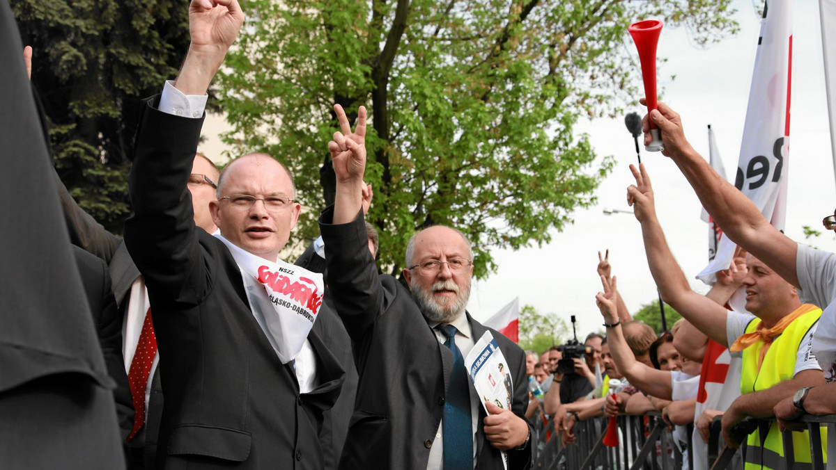 Stołeczna prokuratura umorzyła śledztwo ws. zablokowania Sejmu w maju przez związkowców. Śledczy nie dopatrzyli się cech przestępstwa.