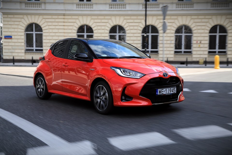 Nowa Toyota Yaris 1.5 Dynamic Force Hybrid mieszczuch