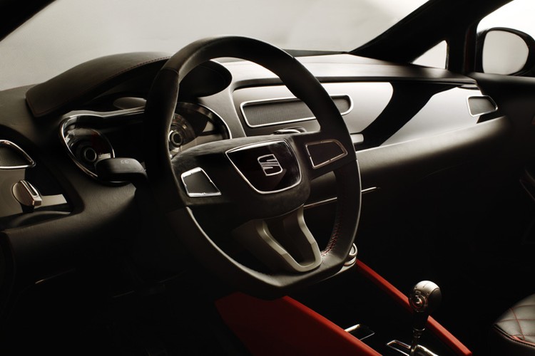 Skrzynia biegów to siedmiobiegowa, dwustopniowa DSG