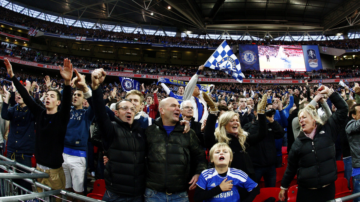 Przed meczem Chelsea Londyn z Tottenhamem w półfinale Pucharu Anglii uczczono pamięć ofiar tragedii na Hillsborough.