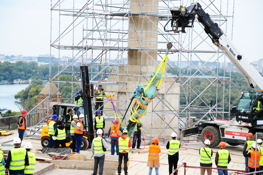 Dočekali ga na zemlji