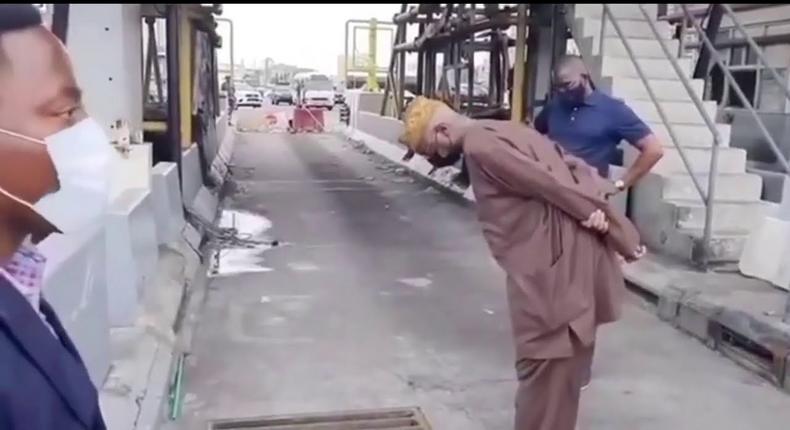 Mr Babatunde Raji Fashola found a camera at Lekki tollgate days after soldiers allegedly shot at protesters at the toll plaza. (Youtube)