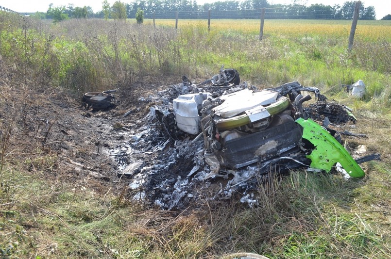 Węgierska policja na swoim kanale w serwisie YouTube opublikowała film z wypadku lamborghini huracan na autostradzie M7.