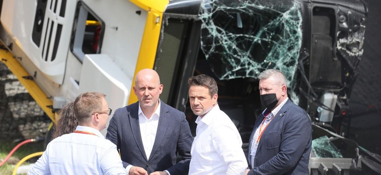 Radni PiS żądają od Trzaskowskiego pilnych wyjaśnień w związku z wypadkiem autobusu