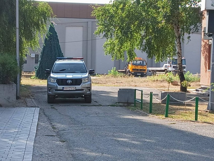 Zgrade srpskih institucija na severu Kosova i dalje su blokirane