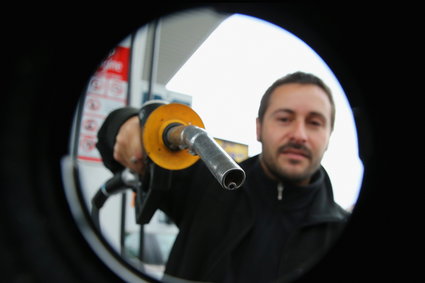 Ceny paliw: podwyżki na stacjach to zagadka dla analityków
