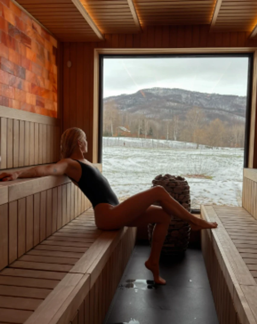 Jovana Jocić sa novim mužem uživa 