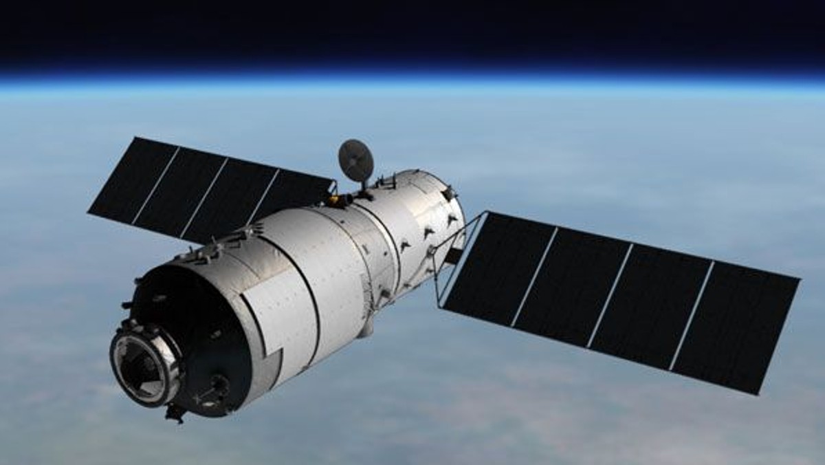 Spalone fragmenty chińskiej stacji kosmicznej Tiangong-1 (Niebiański Pałac), która uległa zniszczeniu po wejściu do atmosfery, wpadły w poniedziałek do Oceanu Spokojnego w jego południowej części - podała agencja Xinhua. Stacja weszła w atmosferę o godz. 1 w nocy.