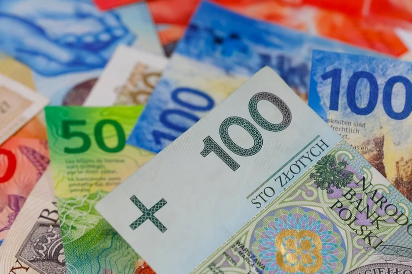 Szwajcaria podnosi stopy procentowe po raz pierwszy od 15 lat. Błyskawiczna reakcja złotego