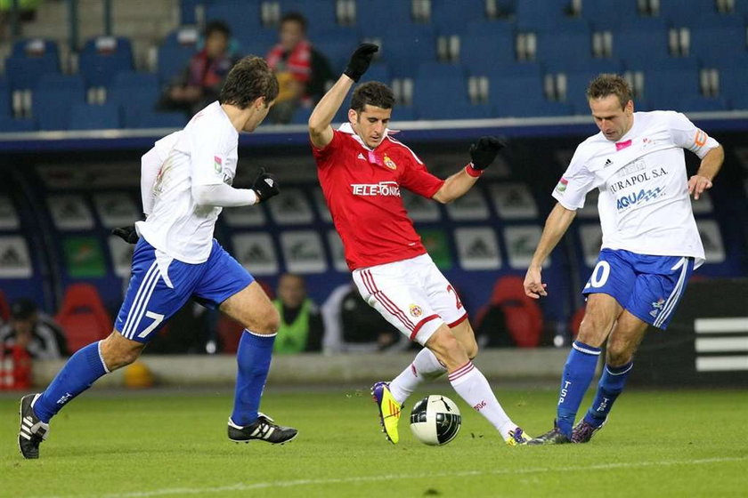 Bitona obserwuje FC Koeln i Bolton