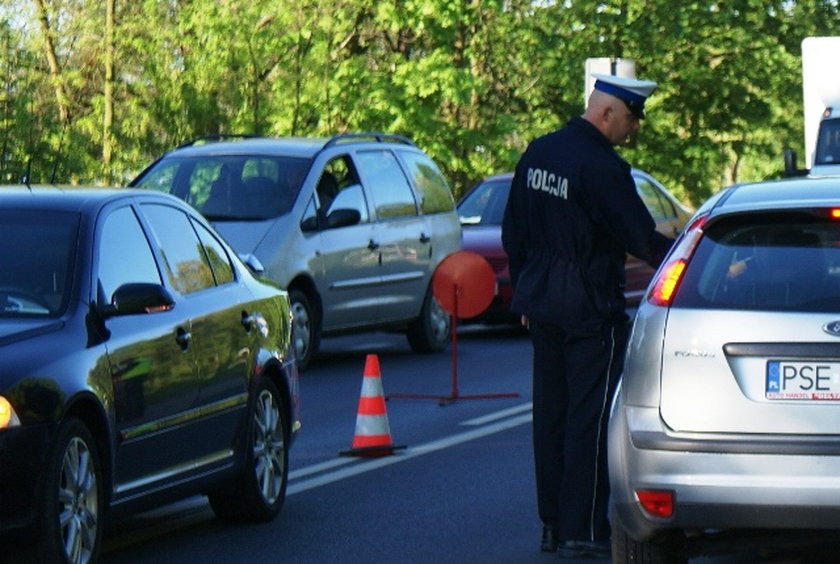 Jechał autobusem po pijaku. Wpadł podczas kontroli