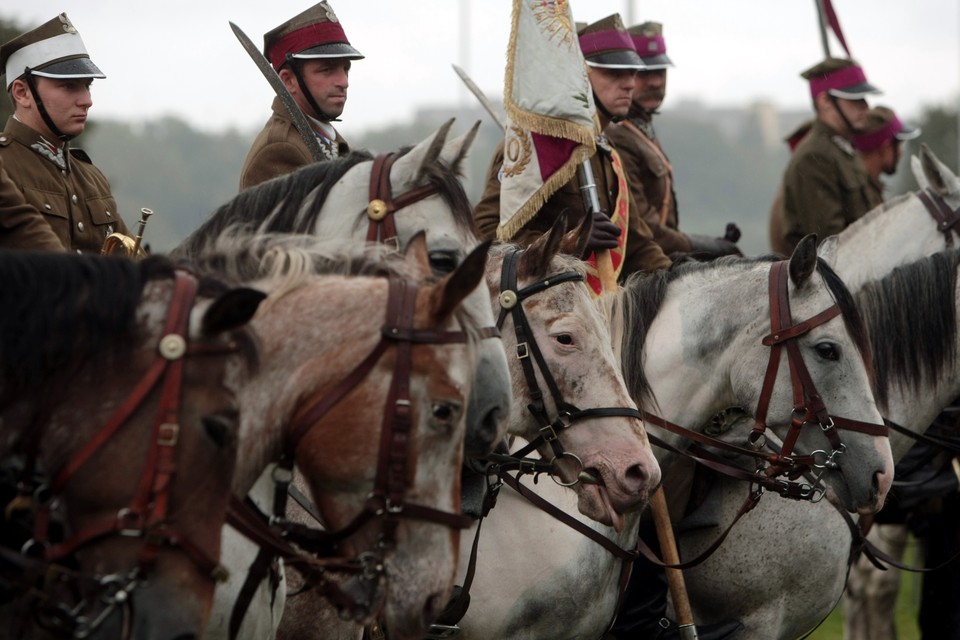 WARSZAWA PARADA HISTORYCZNO-MILITARNA