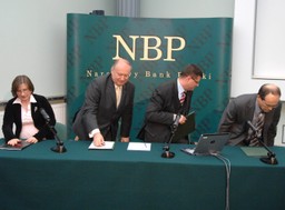 płace to element ryzyka, ale są przesłanki do cięcia stóp