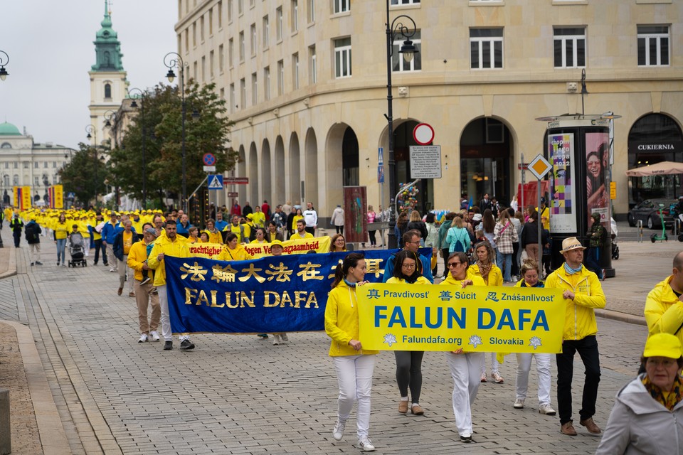 Marsz Falun Gong w Warszawie