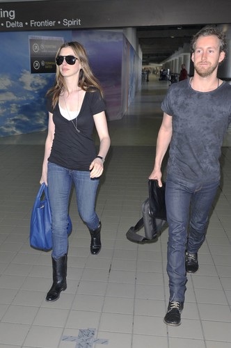 Anne Hathaway z mężem