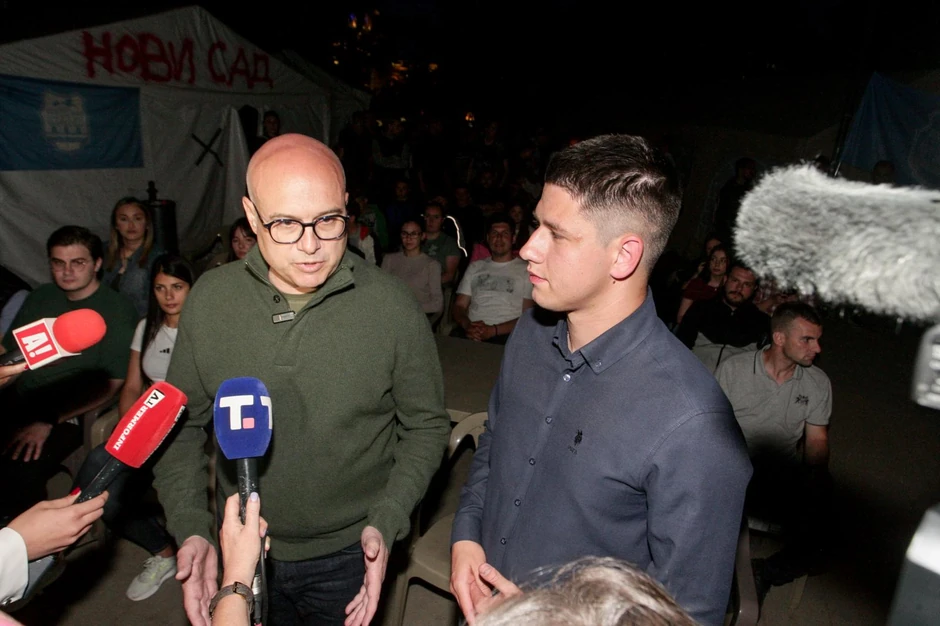 Miloš Vučević sa studentima u Pionirskom parku