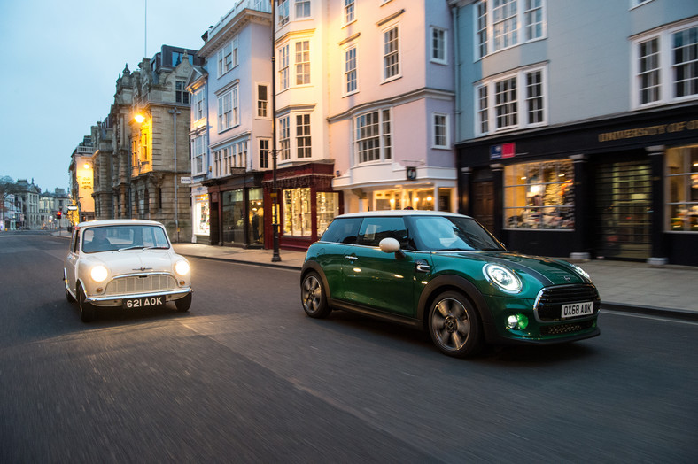 Mini 60 Years Edition i Morris Mini-Minor z 1958 r.