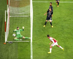 Liga holenderska: Gol Arkadiusza Milika. Ajax - Willem 3:0. WIDEO