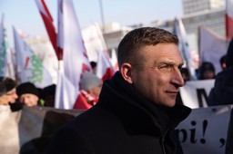 hotel w szczecinie odwołał spotkanie z robertem bąkiewiczem. wydano oświadczenie