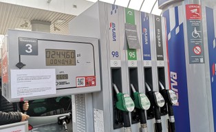 Paliwa na stacjach na bieżąco uzupełniane. "Nie ma przesłanek do radykalnego wzrostu cen"