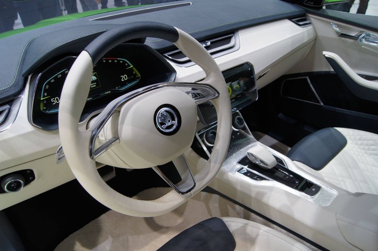 Czy nowa skoda superb odziedziczy styl kabiny prototypowej skody visionC?