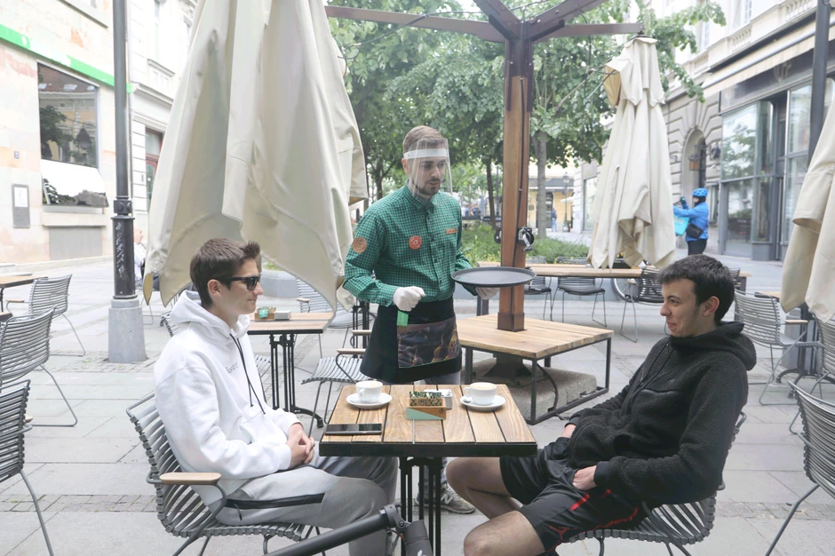 Fizička distanca se poštuje