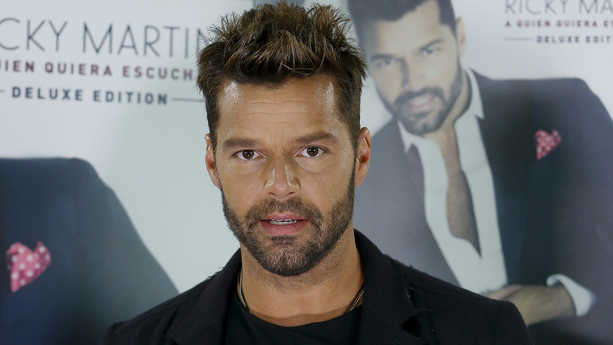 Ricky Martin przed laty zachwycał wysportowaną sylwetką. Często chwalił się odważnymi zdjęciami. Teraz znów pokazał się bez koszulki. Jego ciało wciąż jest takie idealne?