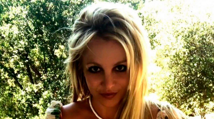 Britney Spears egy csendes-óceáni üdülőparadicsomban lazít / Fotó: Northfoto