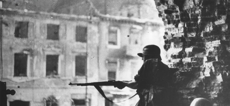 Tak upadało Powstanie Warszawskie. ZDJĘCIA z roku 1944