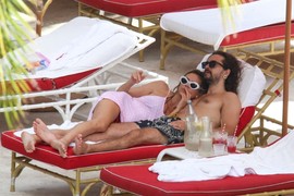 "Muž i ja satima imamo SE*S, muškarci obično NE MOGU DUGO, ali MOJ SUPRUG MOŽE", hvali se da je udata za najboljeg ljubavnika na svetu, a sad je BELFIJEM zapalila mreže