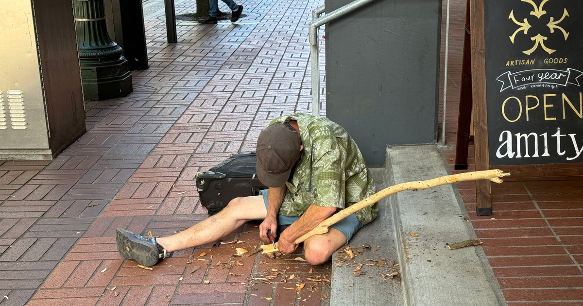 Fentanyl zbiera tu śmiertelne żniwo. "Zarzuca na głowę chustę i zastyga" [REPORTAŻ Z USA]