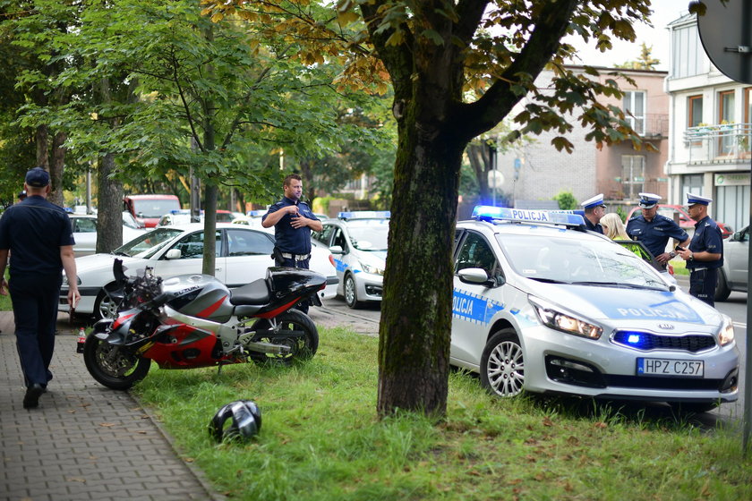 Obława we Włochach. Motocyklista ucieka w kajdankach