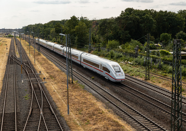 Tak źle z niemiecką koleją jeszcze nie było. "Planowanie podróży staje się loterią"