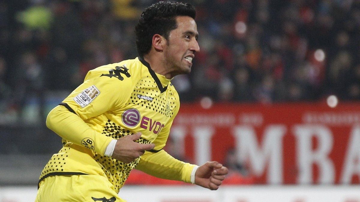 Lucas Barrios pojawił się w podstawowym składzie Borussii Dortmund przeciwko 1.FC Kaiserslautern i odwdzięczył się zdobyciem trzech bramek. Mimo to nie ukrywa, że jest blisko odejścia z klubu, bo nie ma co liczyć na regularną grę, zwłaszcza przy takiej dyspozycji Roberta Lewandowskiego.