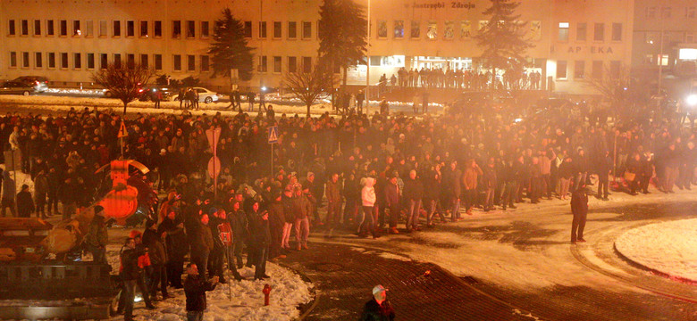 Starcia pod siedzibą JSW. Policja użyła broni gładkolufowej