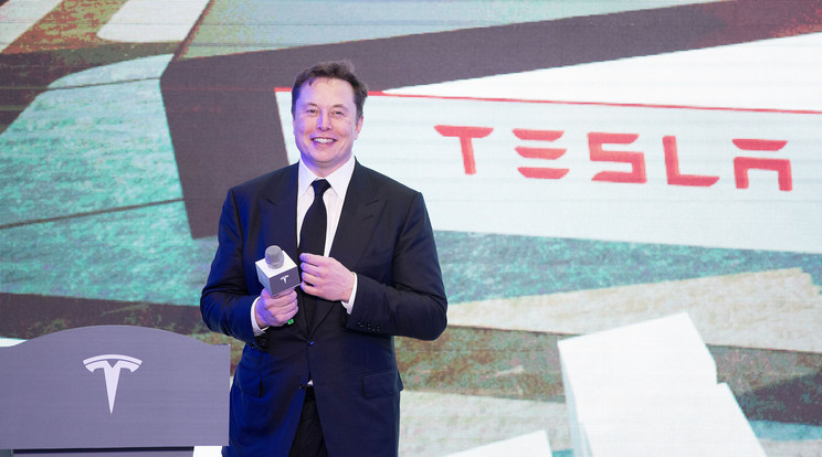 Elon Musk X Æ A-12 Musknak nevezte el kisfiát, melyet Twitter-oldalán jelentett be. /Fotó:NorthFoto