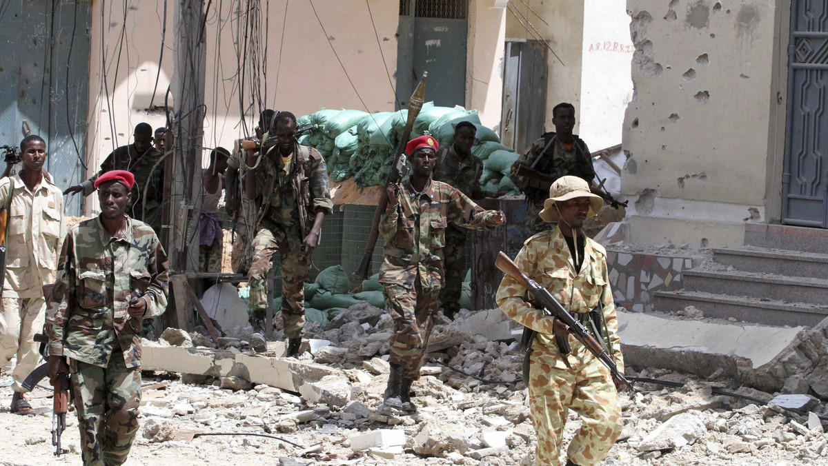 Radykalny antyrządowy ruch islamski Al-Szebab w Somalii w dalszym ciągu stanowi zagrożenie, ale został poważnie osłabiony - ocenił w środę przedstawiciel ONZ w Somalii, Augustine Mahiga. Kilka dni wcześniej Al-Szebab wycofał większość sił ze stolicy Mogadiszu.