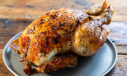 Dziewięć błędów, które popełniasz, przygotowując kurczaka. Ryzykujesz zdrowiem